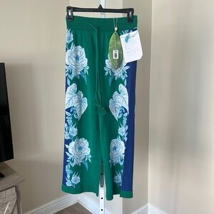 FARM Rio Soft Garden Sweaterpants Sample Size Small